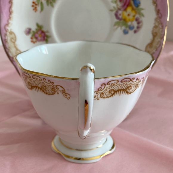 Rare Royal Albert Tea Set with a Pink Border, Scrollwork and Floral Sprays - Picture 9 of 9